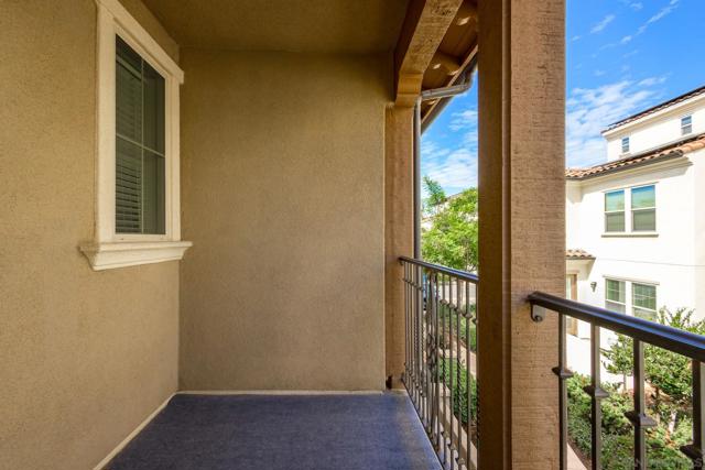 16206 Veridian Cir, San Diego CA: https://media.crmls.org/mediaz/4f9565e9-61c3-4f40-807b-5b9c1abd1dee.jpg