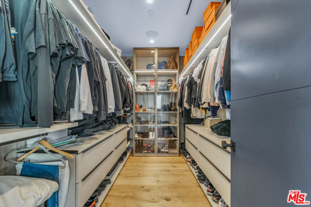 108 N Edinburgh Avenue, Los Angeles CA: https://media.crmls.org/mediaz/4f958e43-56aa-4300-8df6-65db105b9fa7.jpg