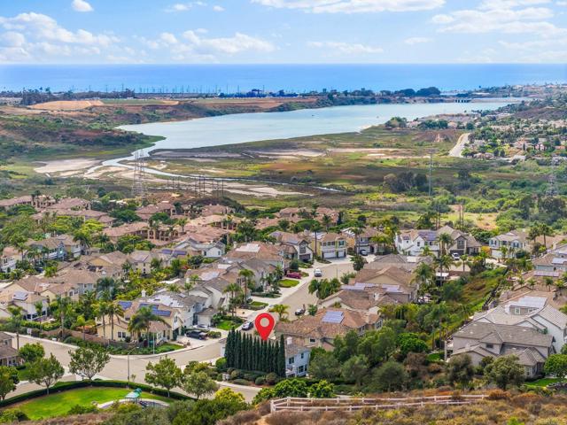 5158 Steinbeck Ct, Carlsbad CA: https://media.crmls.org/mediaz/4f95920f-7538-4076-b052-edc328da1923.jpg