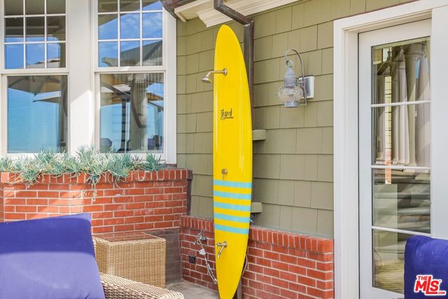 6277 Sea Star Drive, Malibu CA: https://media.crmls.org/mediaz/4f95f94a-2d97-4723-b813-37578b5520ce.jpg