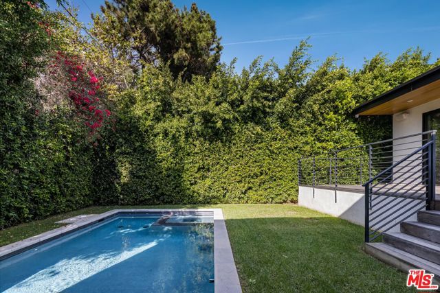 123 S Kilkea Drive, Los Angeles CA: https://media.crmls.org/mediaz/4f96230a-cb27-4e4d-9a05-20a2d7c334a8.jpg