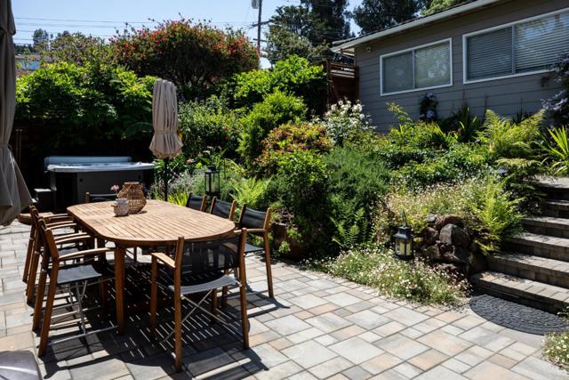 3740 Hacienda Street, San Mateo CA: https://media.crmls.org/mediaz/4f964b2e-7f78-48a9-be52-e2c936f2da78.jpg