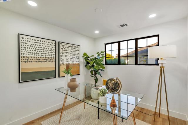 1575 Via Lucas, San Lorenzo CA: https://media.crmls.org/mediaz/4f965e88-0fda-4a8e-ae84-81981fcf00d7.jpg
