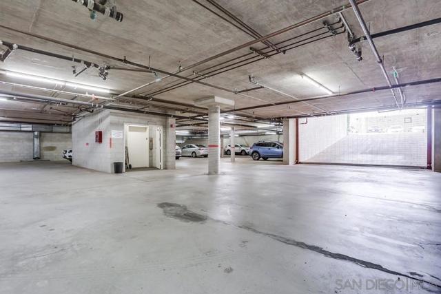 7560 Eads Ave, La Jolla CA: https://media.crmls.org/mediaz/4f97c6b8-ef70-4f30-85f5-bd2522b51ddc.jpg