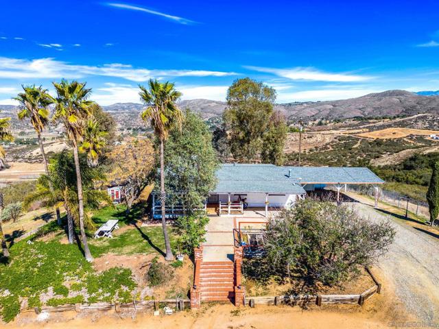 40110 Angora Ln, Temecula CA: https://media.crmls.org/mediaz/4f97f67e-d5b4-412c-a2f5-125743f12337.jpg