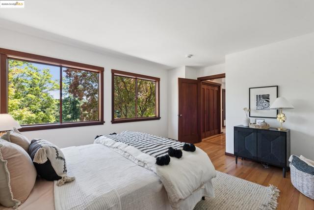 737 Woodhaven Rd, Berkeley CA: https://media.crmls.org/mediaz/4f9a7e0a-362d-462c-9f0b-f6412211ad04.jpg