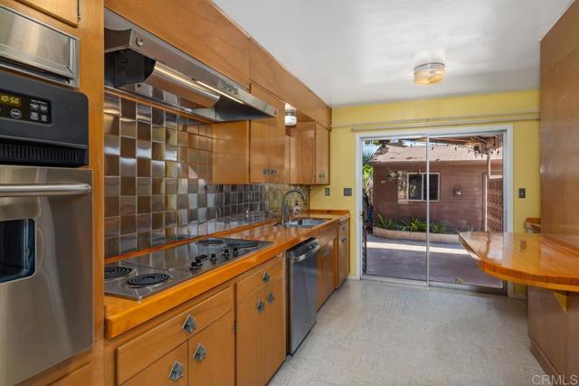 Detail Gallery Image 12 of 37 For 3973 69th St, San Diego,  CA 92115 - 3 Beds | 2 Baths