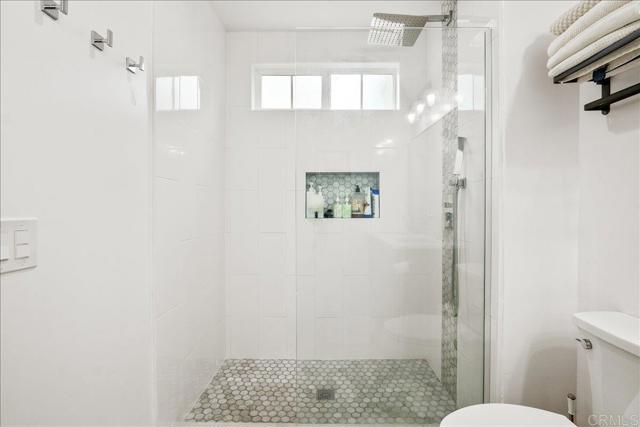 Detail Gallery Image 12 of 27 For 2801 Jacaranda Ave, Carlsbad,  CA 92009 - 4 Beds | 2 Baths