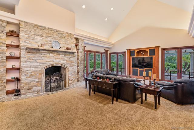 14380 Ciera Court, Poway CA: https://media.crmls.org/mediaz/4f9bee0c-1e04-4395-a11f-6408dbe09f81.jpg