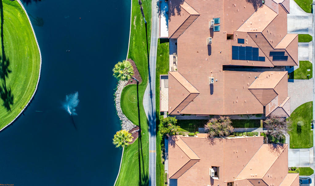 https://media.crmls.org/mediaz/4f9c43bd-904c-43de-907c-c55f16b2f700.jpg?preset=X-Large