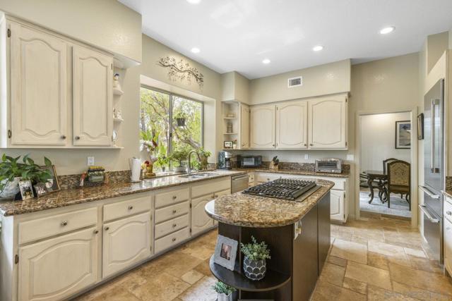 2505 Monterey Glen, Escondido CA: https://media.crmls.org/mediaz/4f9c6768-1cb8-4067-aefb-d26233d58e17.jpg