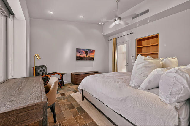 9 Rockcrest, Rancho Mirage CA: https://media.crmls.org/mediaz/4f9cd3bd-0ee6-47bc-a05d-e2515efc95e3.jpg