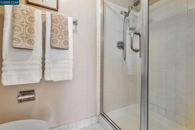 102 Northcreek Cir, Walnut Creek CA: https://media.crmls.org/mediaz/4f9dd0d0-b798-44c1-963c-95b3773e6f5f.jpg