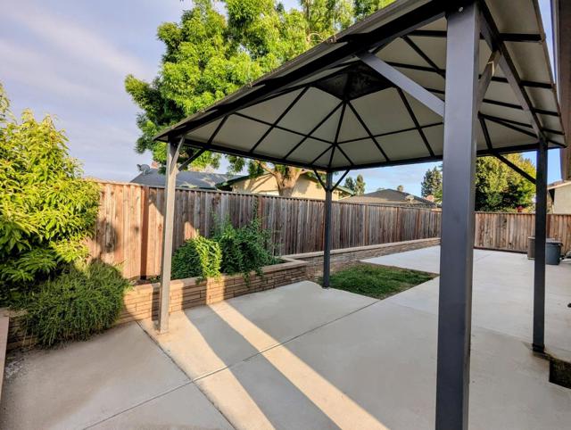 721 Segovia Drive, Hollister CA: https://media.crmls.org/mediaz/4f9e12fe-588c-42ee-ba2e-5a566a89094b.jpg