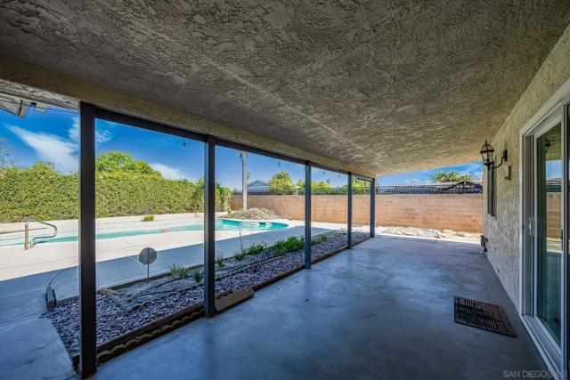 26463 Hamre Pl, Hemet CA: https://media.crmls.org/mediaz/4f9f033a-ce06-4358-b65a-7f733e27ca5b.jpg