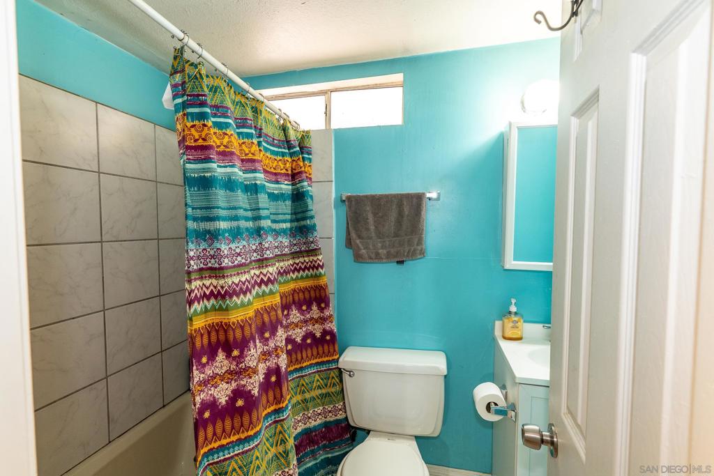 https://media.crmls.org/mediaz/4f9f4a95-6f14-49f1-8981-2ab046eb4df5.jpg?preset=X-Large