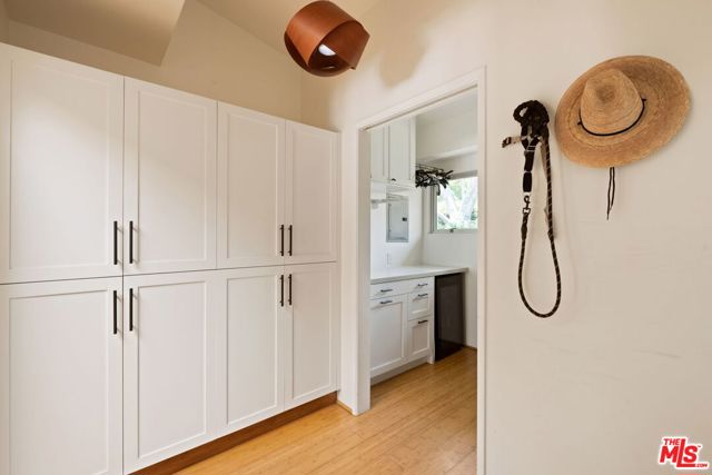 3366 Mandeville Canyon Road, Los Angeles CA: https://media.crmls.org/mediaz/4f9f557e-0e16-40b7-b2cb-6020b07c1758.jpg