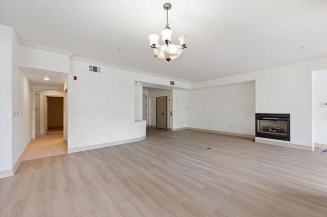 88 S Broadway, Millbrae CA: https://media.crmls.org/mediaz/4f9fa522-106e-404d-ba6c-02afb54d240b.jpg