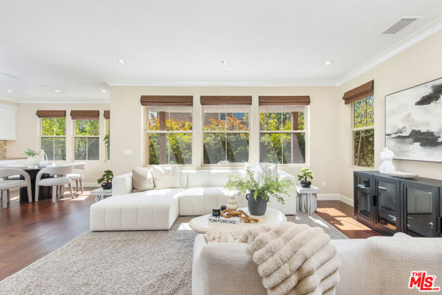 66 Rembrandt, Irvine CA: https://media.crmls.org/mediaz/4f9fd27a-5800-4ea0-a3e5-491adb8810b0.jpg