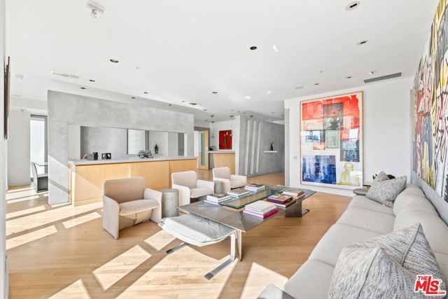 10580 Wilshire Boulevard, Los Angeles CA: https://media.crmls.org/mediaz/4fa03214-46f0-452f-8ce4-0cd1fc514ff4.jpg