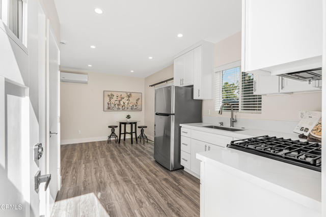 Detail Gallery Image 28 of 37 For 15233 Camarillo St, Sherman Oaks,  CA 91403 - 5 Beds | 4 Baths