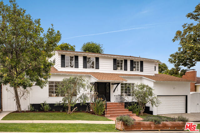 4039 Fairway Boulevard, View Park CA: https://media.crmls.org/mediaz/4fa0d39d-7fb0-4af4-b380-e07e136374ad.jpg
