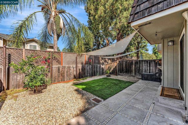 1660 San Luis Rd, Walnut Creek CA: https://media.crmls.org/mediaz/4fa0e022-c00b-4260-a091-ec41f3fbca3b.jpg