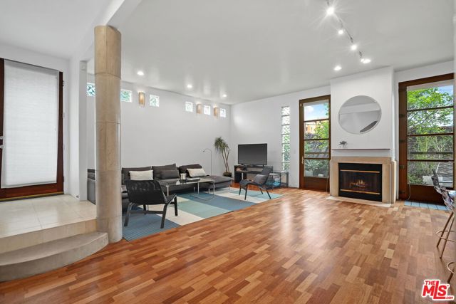 420 Ocean Park Boulevard photo 2
