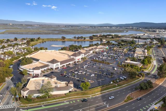 986 Governors Bay Drive, Redwood City CA: https://media.crmls.org/mediaz/4fa12279-5f52-4707-b0cf-8112923172ee.jpg