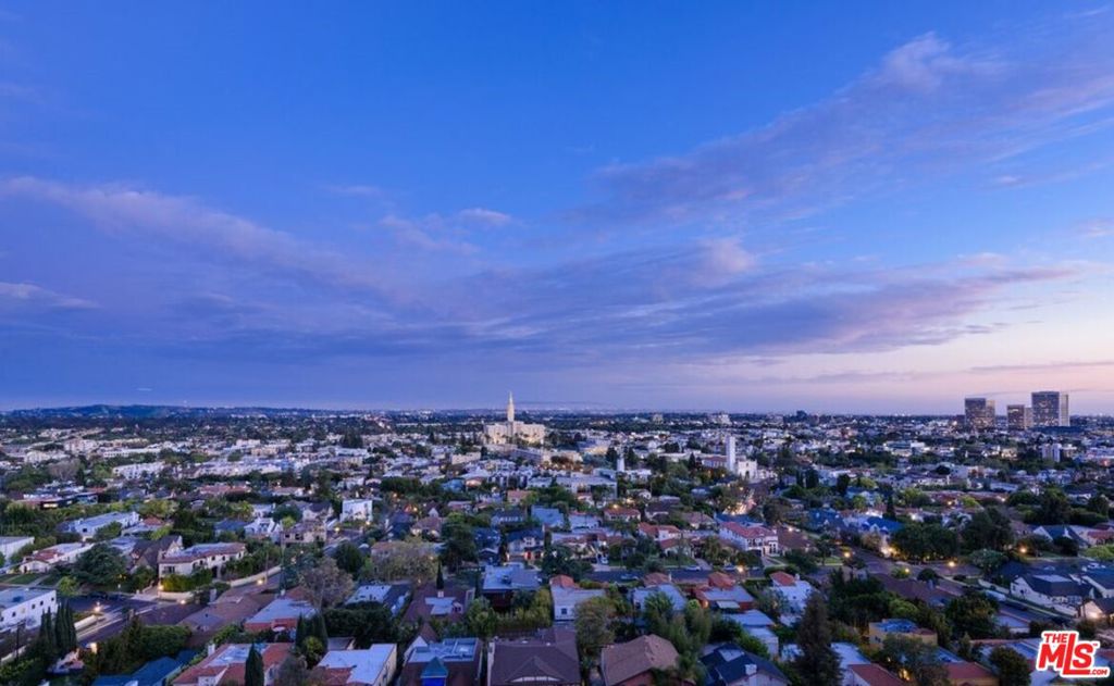 https://media.crmls.org/mediaz/4fa126ff-047c-4cb9-92e3-6e5f5079a83b.jpg?preset=X-Large