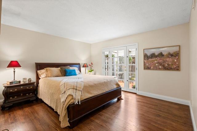 266 Curlew Court, Foster City CA: https://media.crmls.org/mediaz/4fa12b16-40a9-45a3-9d6d-06757a548bc9.jpg
