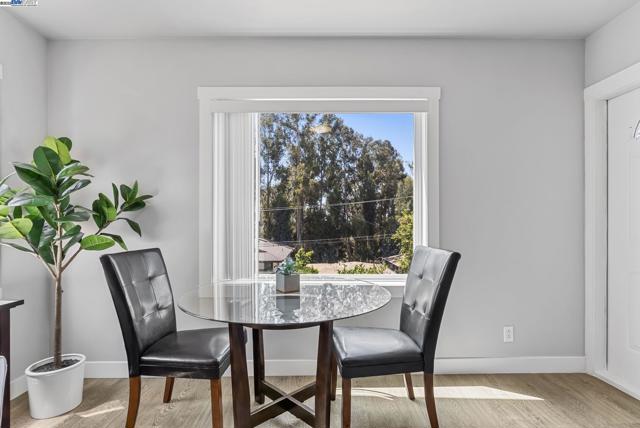 25910 Westview Way, Hayward CA: https://media.crmls.org/mediaz/4fa19c2a-390f-4065-9625-635e03c188cc.jpg