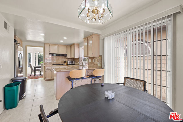 12119 Falcon Crest Way, Porter Ranch CA: https://media.crmls.org/mediaz/4fa1f499-3ef8-4e6d-acf5-78cdba0af698.jpg