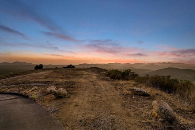 18010 Sunset Point Road, Poway CA: https://media.crmls.org/mediaz/4fa2ec97-9553-4a8d-8653-6a3655fb0a55.jpg