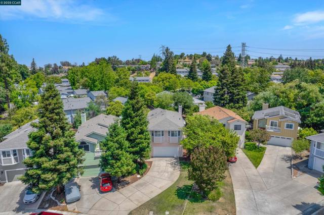 123 Williamson Ct, Martinez CA: https://media.crmls.org/mediaz/4fa4a99a-c0c9-47dd-b5b8-49bfba7d3bc5.jpg