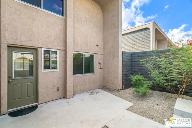 2260 N Indian Canyon Drive #A, Palm Springs, CA 92262