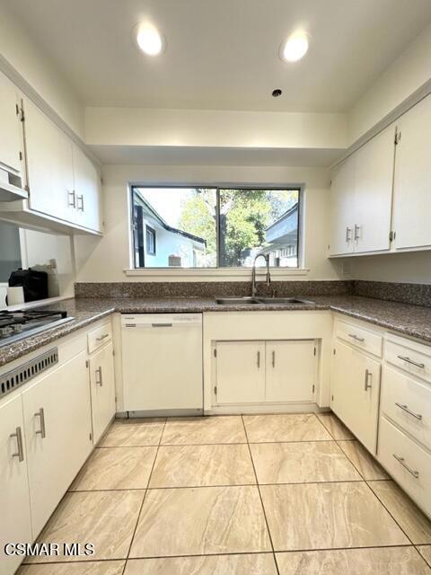 19101 Chase Street, Northridge CA: https://media.crmls.org/mediaz/4fa4ccbf-3876-42f4-92f2-2c29cc0c7934.jpg