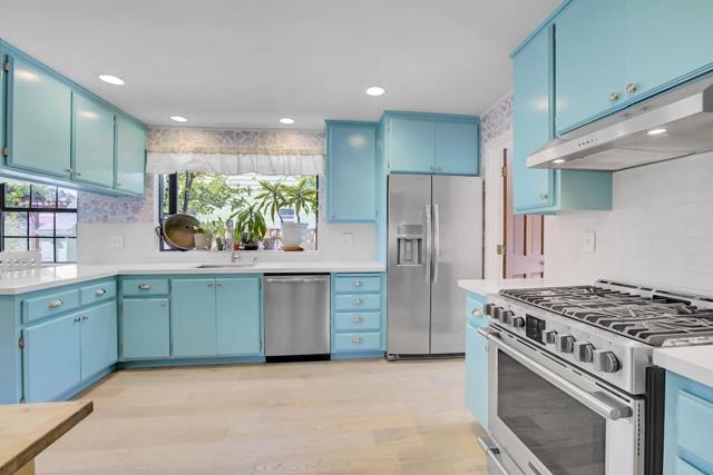 111 E Hedding Street, San Jose CA: https://media.crmls.org/mediaz/4fa537ef-f61f-46a9-8a9c-28156e918dfc.jpg