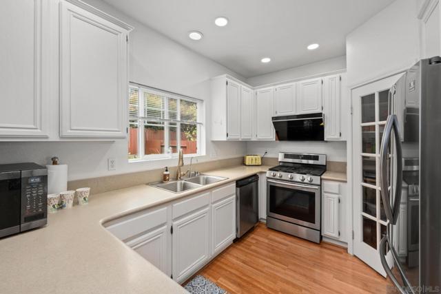 4111 Massachusetts Ave, La Mesa CA: https://media.crmls.org/mediaz/4fa58b45-c1d7-4b2c-b314-f4171a0dee4f.jpg
