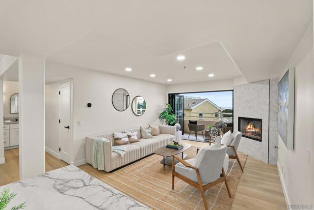 Image 22 of 25 For 5726 La Jolla Blv  206