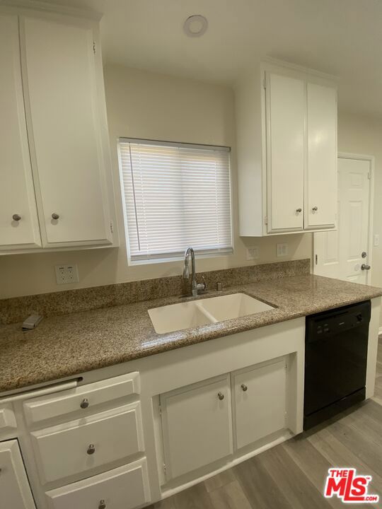 639 E Avenue J, Lancaster CA: https://media.crmls.org/mediaz/4fa71184-5654-4e46-a5aa-1b05575c173f.jpg