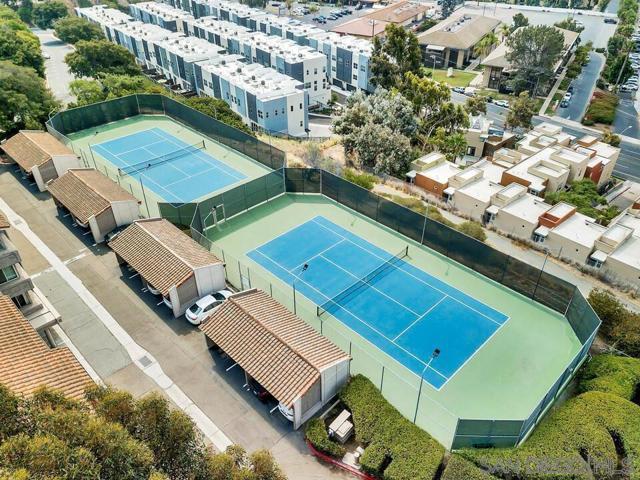 10325 Caminito Cuervo, San Diego CA: https://media.crmls.org/mediaz/4fa72344-b4d8-46c7-a2d8-7f46c8ddecef.jpg