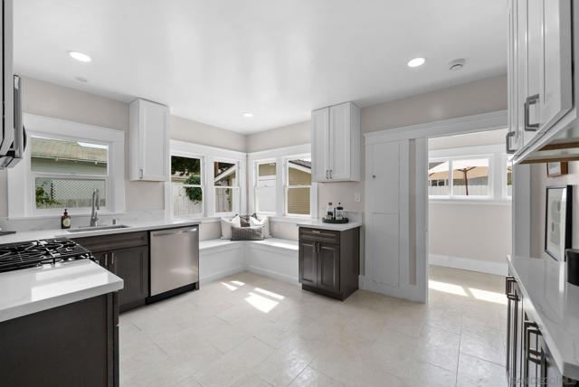 4646 48 Cherokee Avenue, San Diego CA: https://media.crmls.org/mediaz/4fa78e26-65b0-4815-857f-2c680ce84566.jpg