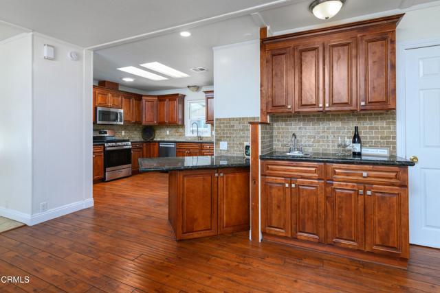 19 Faulkner Court, Ventura CA: https://media.crmls.org/mediaz/4fa86613-8c55-4c2f-8a10-65e877a131a2.jpg