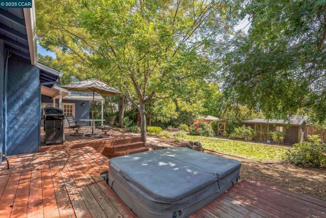 448 Cumberland Dr, Pleasant Hill CA: https://media.crmls.org/mediaz/4fa88477-fa21-4a5f-a36b-db9a28a0c003.jpg