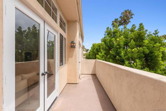 5609 Avenida De Parque, Rancho Santa Fe CA: https://media.crmls.org/mediaz/4fa8bd4e-512a-474b-90c3-54ce14ee18e0.jpg