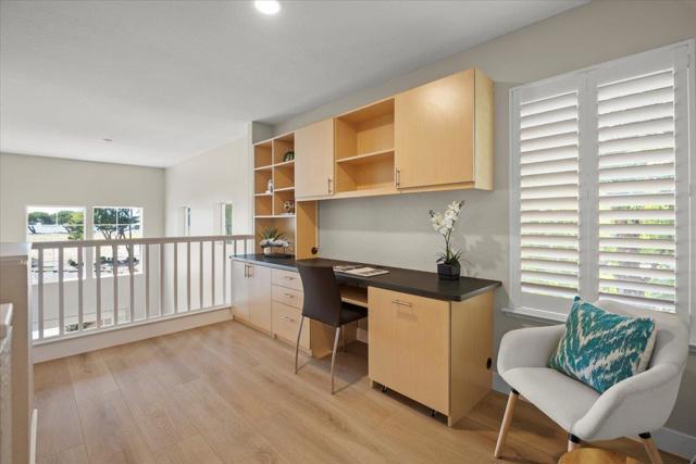 272 McDonnel Road, Alameda CA: https://media.crmls.org/mediaz/4fa94b8a-078e-4a57-98c8-773c5251ecc6.jpg