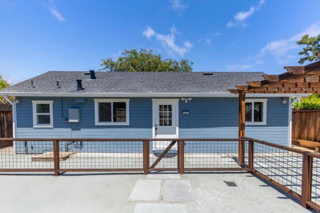 616 Redwood Ave, Redwood City CA: https://media.crmls.org/mediaz/4fa97fa0-d30b-4966-8a50-fe777bd310df.jpg