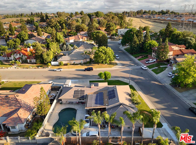 7200 Clifftop Way, Bakersfield CA: https://media.crmls.org/mediaz/4faaac5b-a7be-415f-826c-22f9c4b4963b.jpg