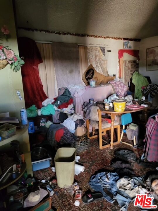 38633 Lemsford Avenue, Palmdale CA: https://media.crmls.org/mediaz/4faad62f-f1bc-4978-b0d7-cd5ab0a50c25.jpg